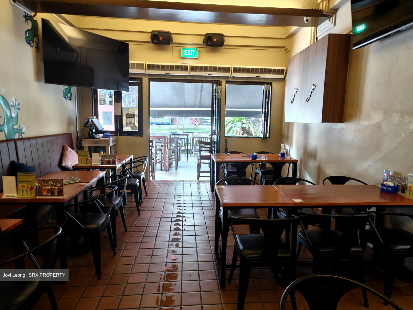 Sixth Avenue (D10), Retail #492655011